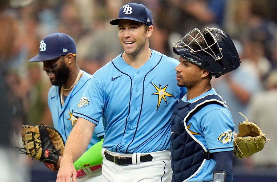 Jugadores de Rays celebran triunfo