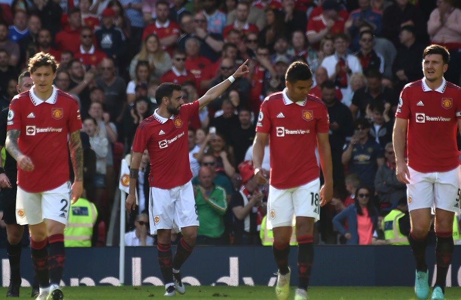 Bruno Fernandes celebra tras marcarl al Fulham