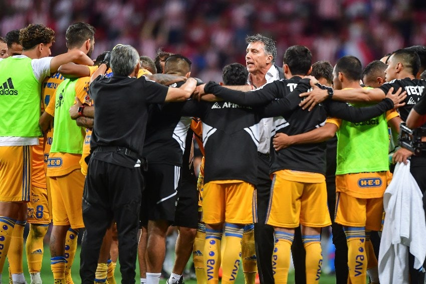 Siboldi alentado a su equipo en la Final del CL23