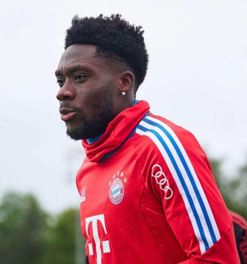 Davies en un entrenamiento del Bayern