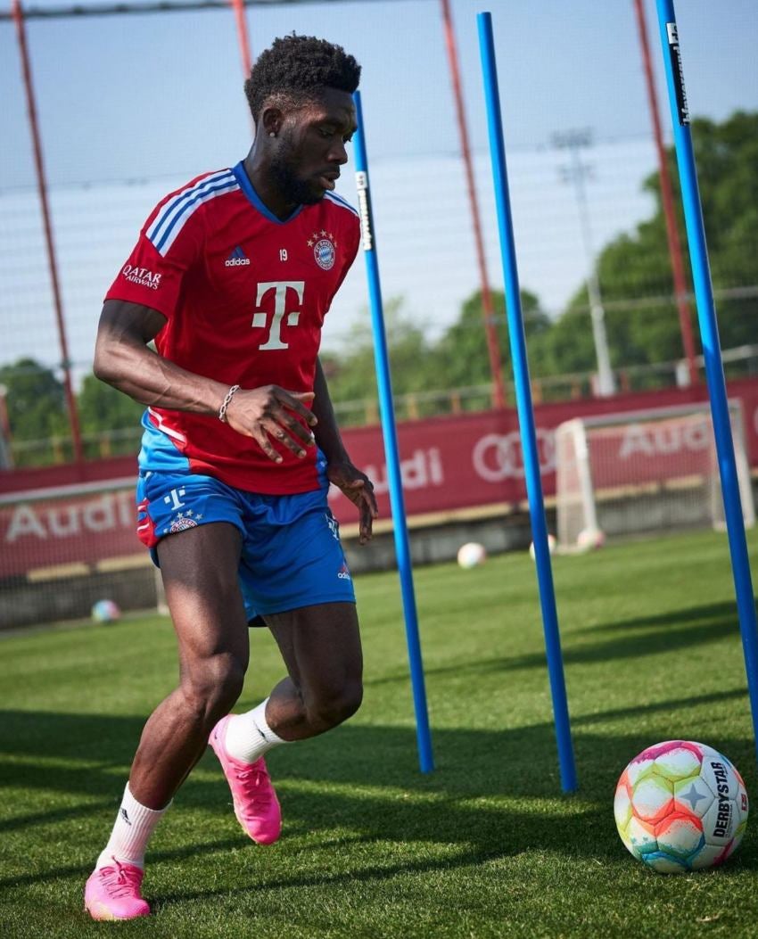 Davies en un entrenamiento del Bayern