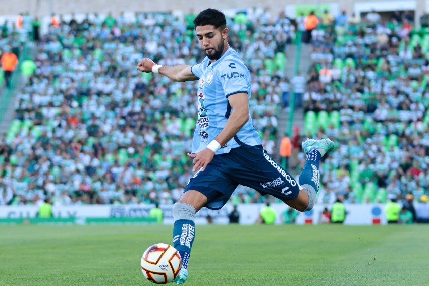 Isaís en un partido de Pachuca