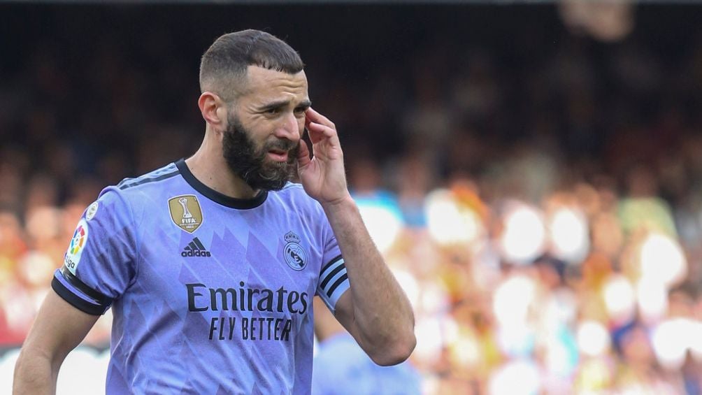 Karim Benzema en un partido con el Real Madrid