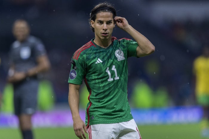 Diego Lainez solo jugará los amistosos