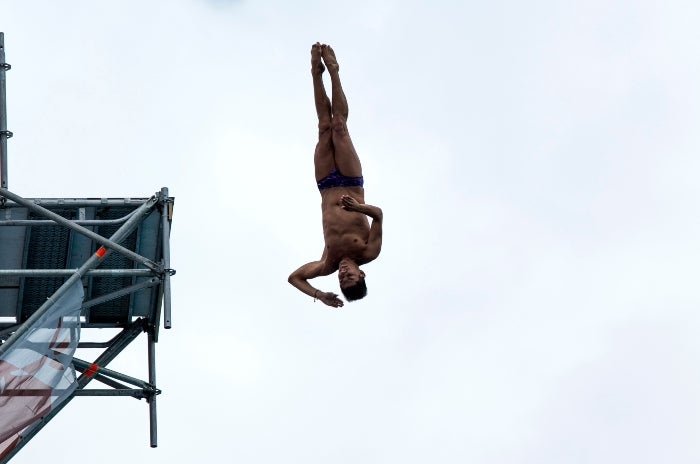 Jonathan Paredes en el Mundial de Clavados de Altura 2015