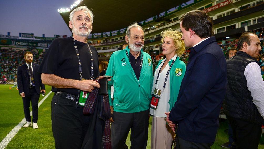 Jesús Martínez junto a Carlos Slim y Mikel Arriola