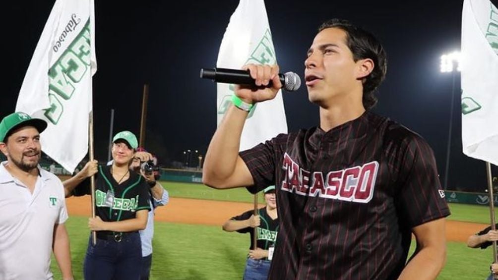 Diego Lainez en el Estadio Centenario de los Olmecas