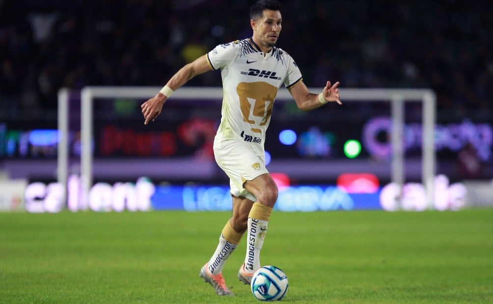 Jesús Molina en un partido con Pumas