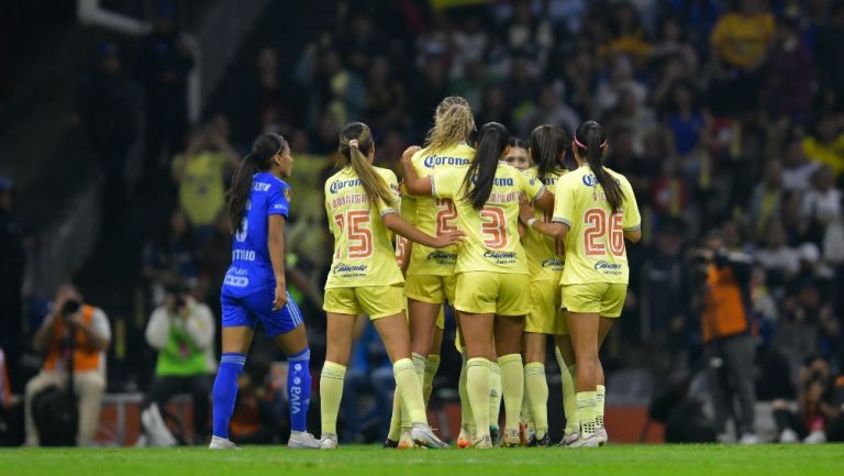 Jugadoras del Ame Femenil, en festejo de gol