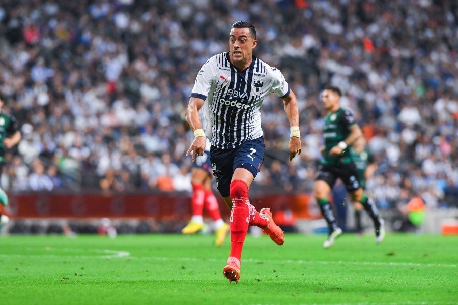 Rogelio Funes Mori durante un partido con Monterrey