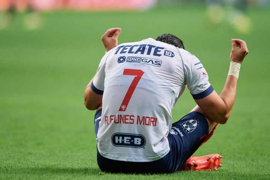 Rogelio Funes Mori festejando un gol con Monterrey