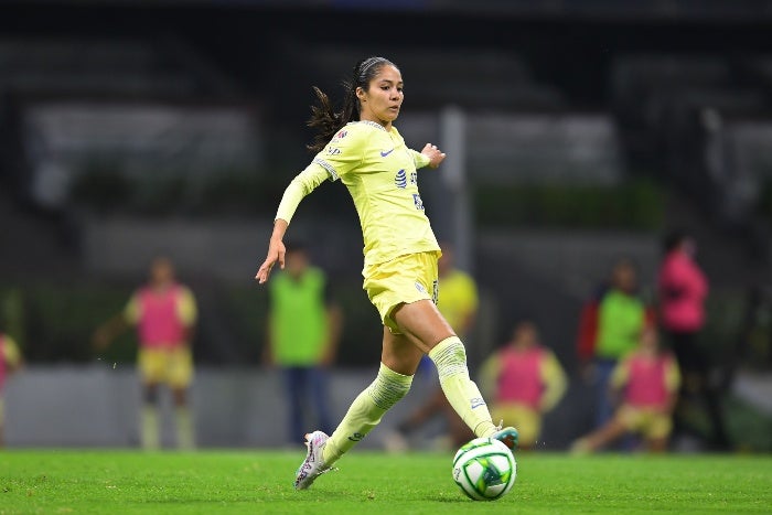 Alison González en el juego de la Semifinal de Ida ante Tigres