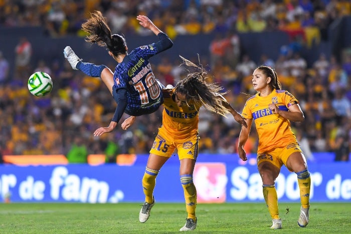 Alison González sufrió una caída en la Semifinal de Vuelta ante Tigres