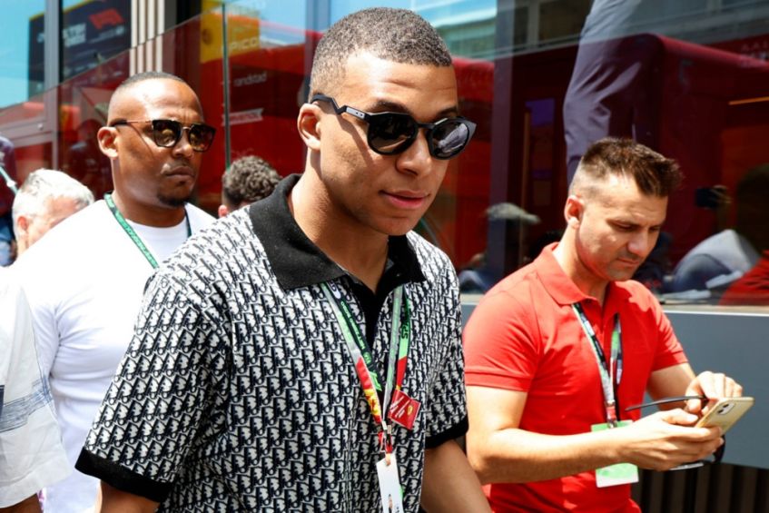 Mbappé llegando al Gran Premio de España 2023