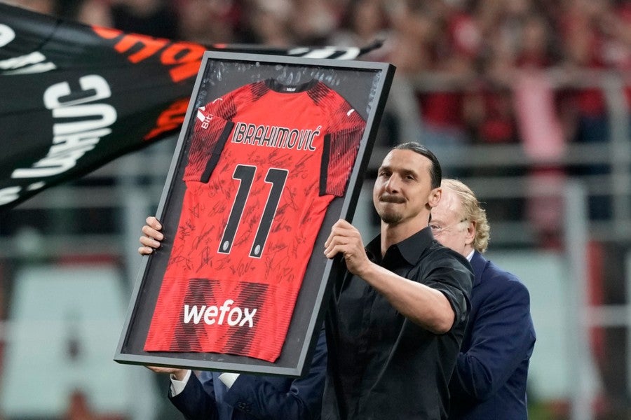 Zlatan en el homenaje del AC Milan