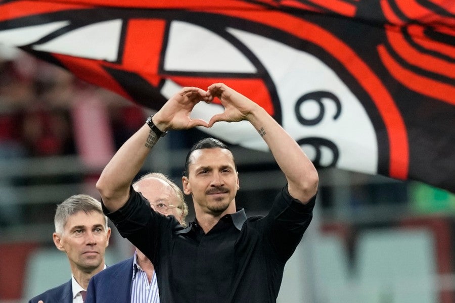 Zlatan en el homenaje del AC Milan