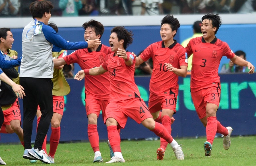 Coreanos celebran gol