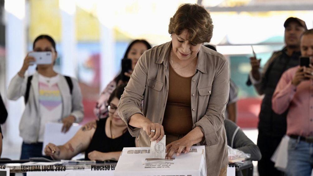 Delfina Gómez se presentó en las urnas para votar 