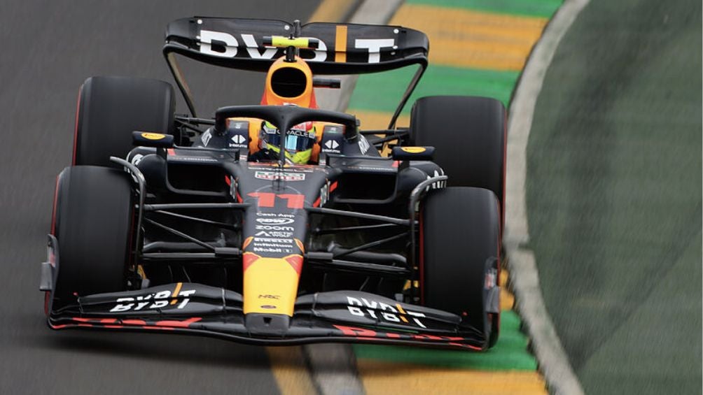 Checo Pérez durante un Gran Premio