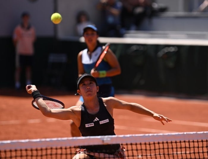 Miyu Kato y Aldila Sutjiadi en la fase previa a los Octavos