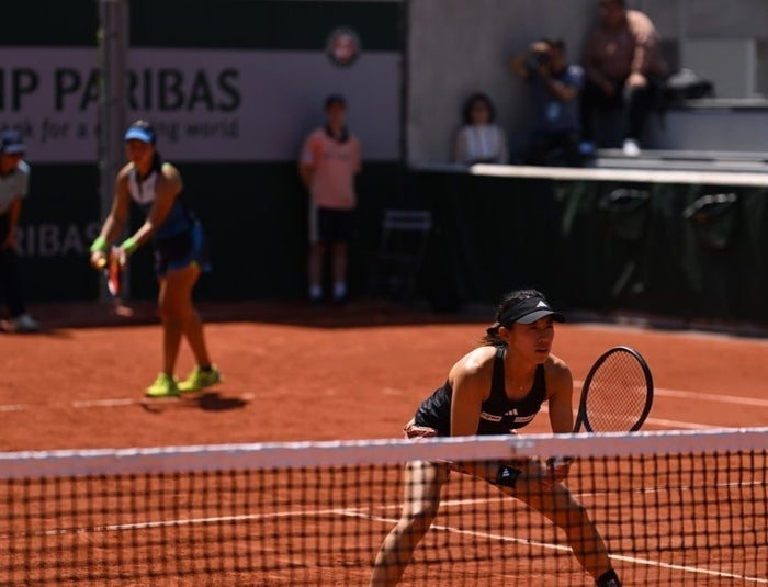 Miyu Kato y Aldila Sutjiadi en la fase previa a los Octavos