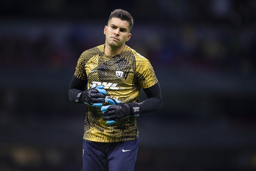 Julio González en un partido de Pumas