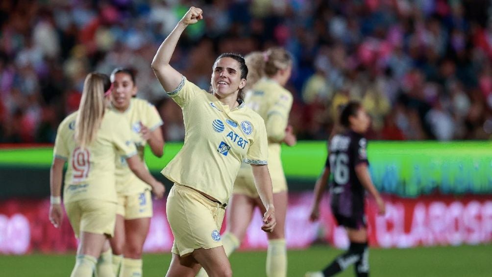 Pereira celebrando un gol en la Liga MX Femenil