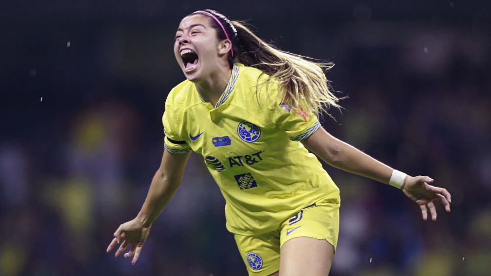 Katty Martínez celebrando un gol con las Águilas del América