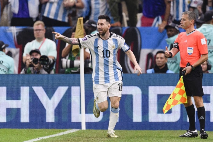 Messi celebra un gol en la Final de Qatar 2022