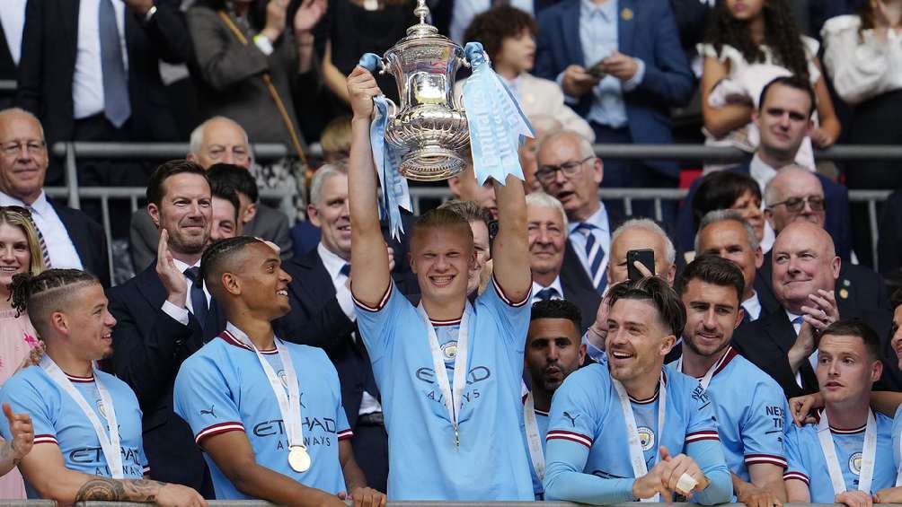 Haaland y el City buscan el triplete este año