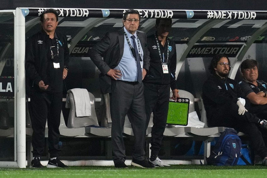 Flaco Tena, actual entrenador de Guatemala