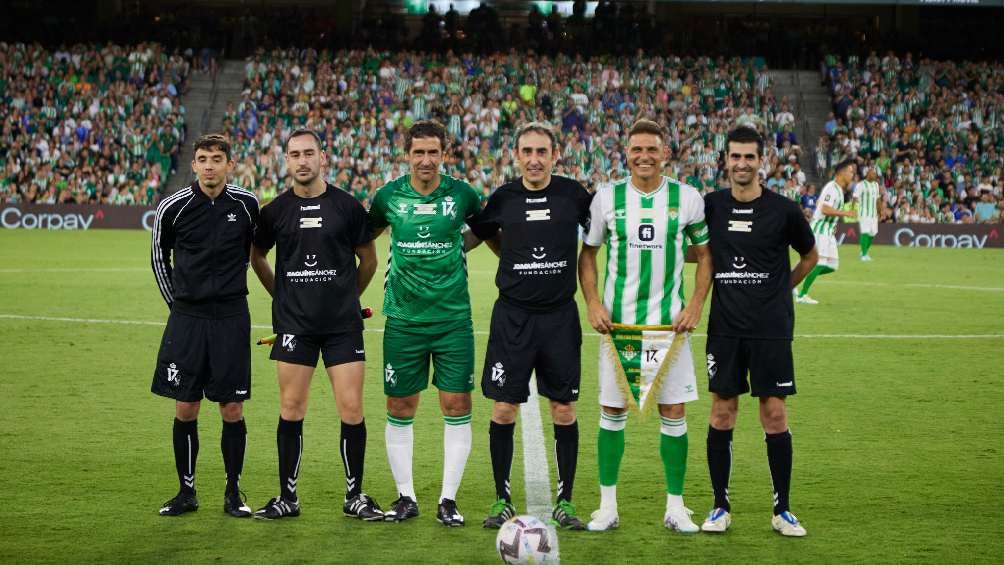 Joaquín fue homenajeado con un partido de Leyendas