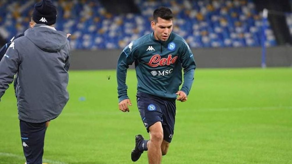 'Chucky' Lozano entrenando con Napoli