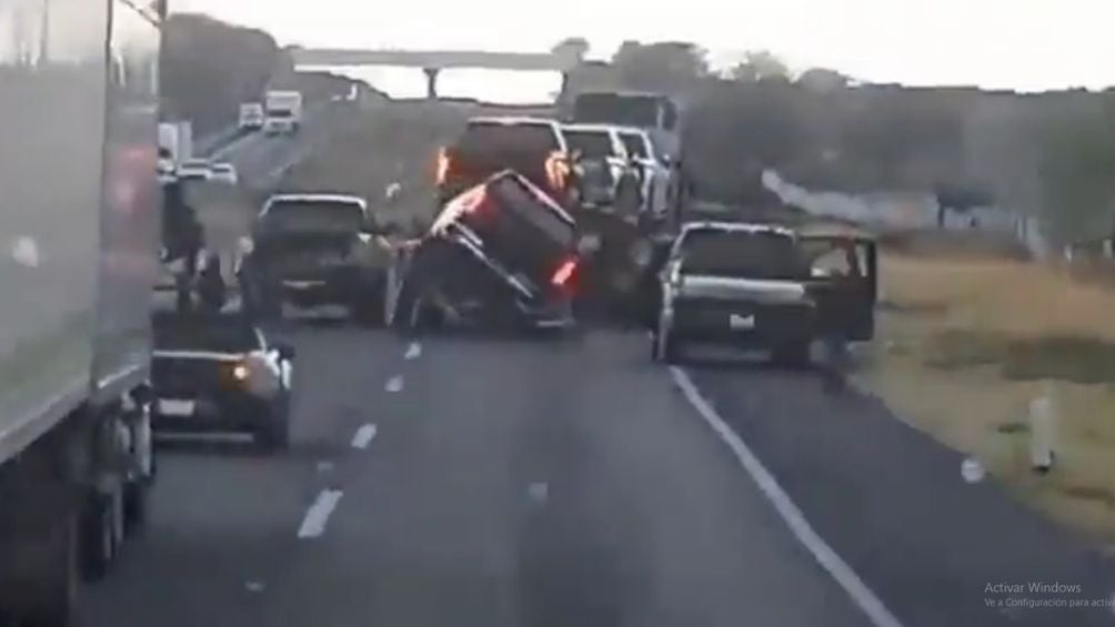 Momento en que el Crimen Organizado robaba camionetas