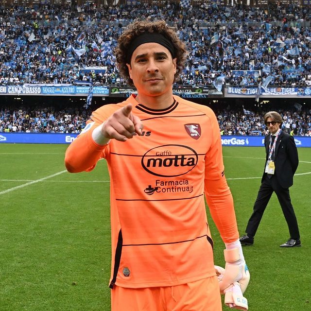 Guillermo Ochoa tras un partido con la Salernitana