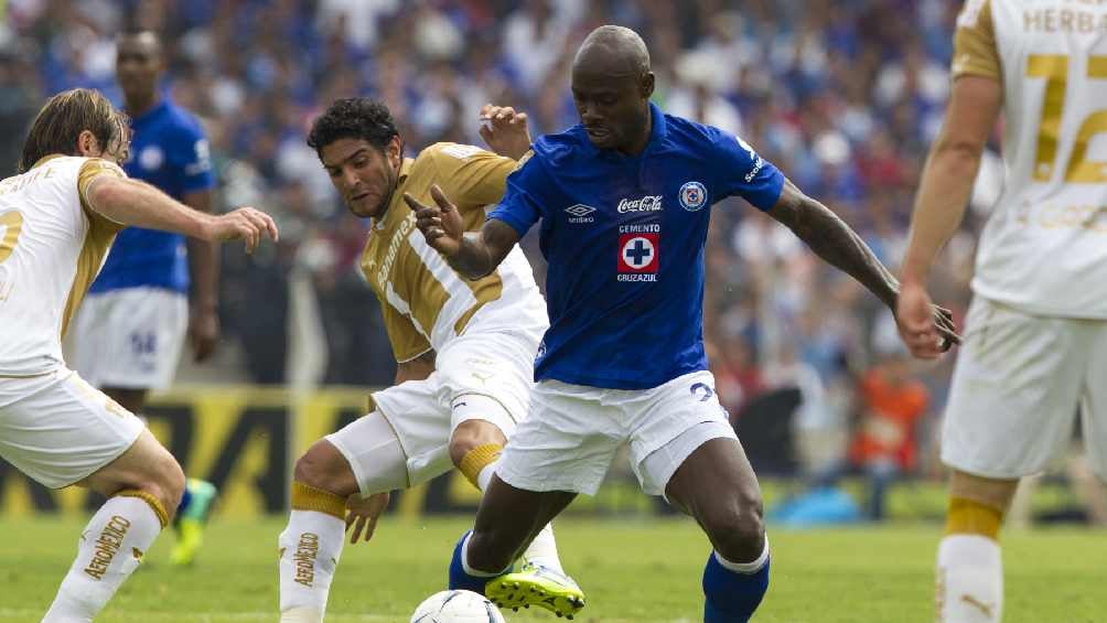 Achille Emana, exjugador del Cruz Azul, ahora se dedica al modelaje