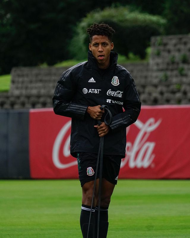 Ozziel Herrera con Selección Mexicana