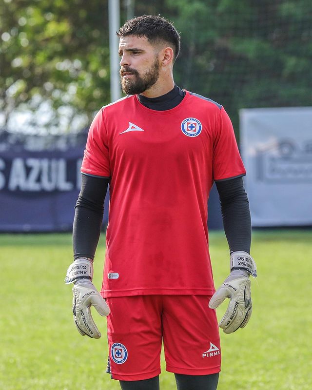 Andrés Gudiño en pretemporada con Cruz Azul