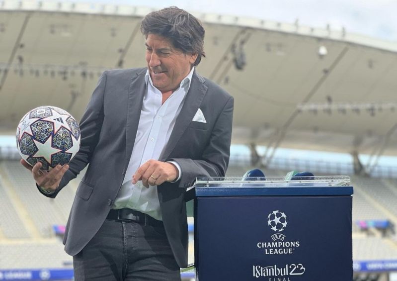 Iván Zamorano en la Final de la Champions