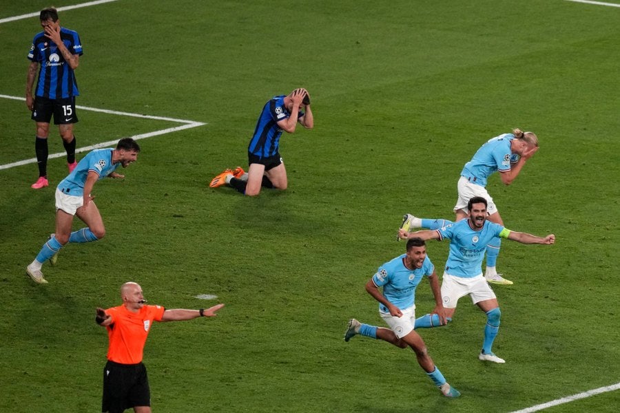 Ruben Dias, Rodri, Ilkay Gundogan y Erlin Haaland festejando la victoria