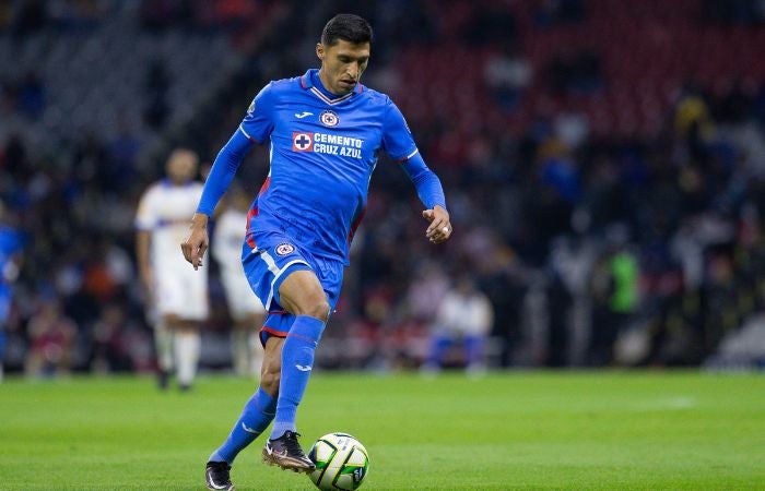 Jordan Silva jugando con Cruz Azul