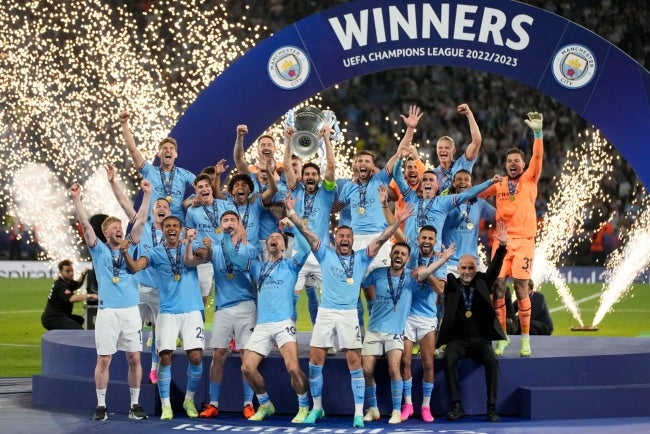 Ilkay Gundogan levanta el trofeo de la Champions League