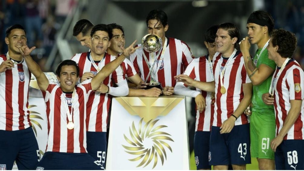 Tapatío celebrando el Campeón de Campeones