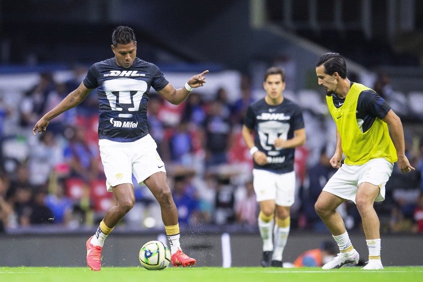 Cuba Sánchez en un partido de Pumas