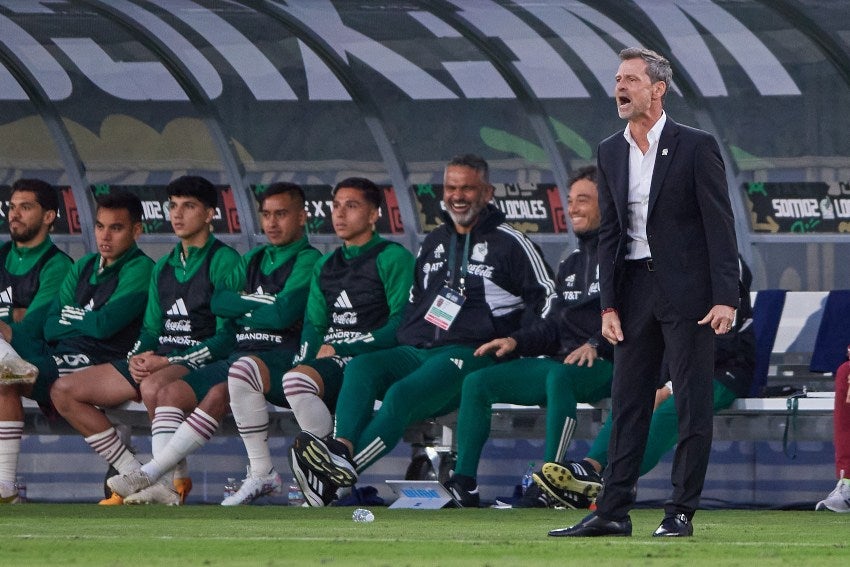 Cocca en el juego ante Camerún