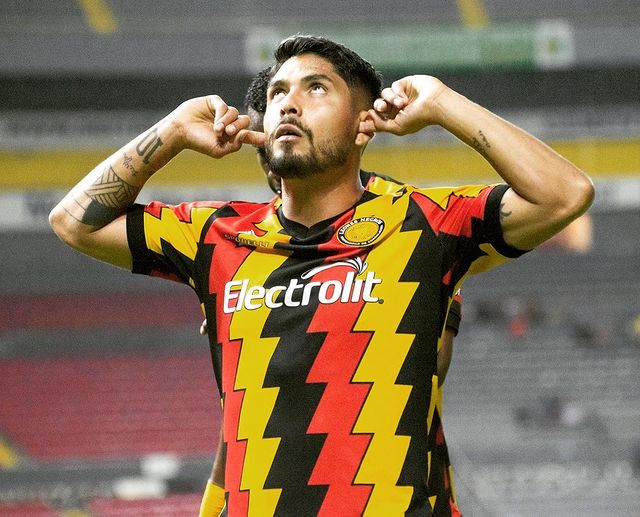 Martín Galvan con Leones Negros