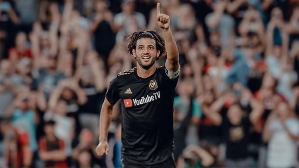 Carlos Vela celebrando un gol con LAFC