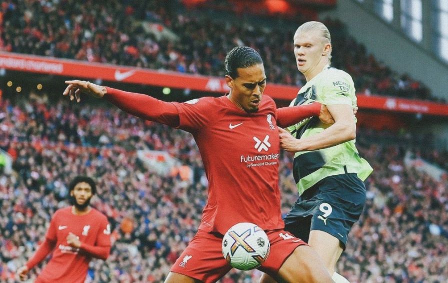 Haaland y Virgil van Dijk pelean por el balón