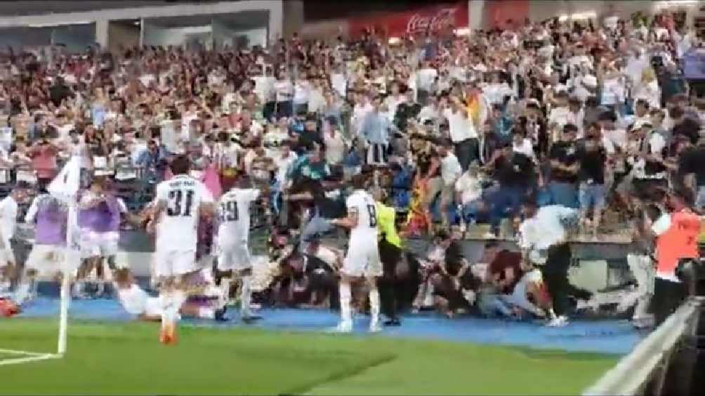 Tribuna se viene abajo en el festejo del Real Madrid Castilla ante el Barcelona Athletic