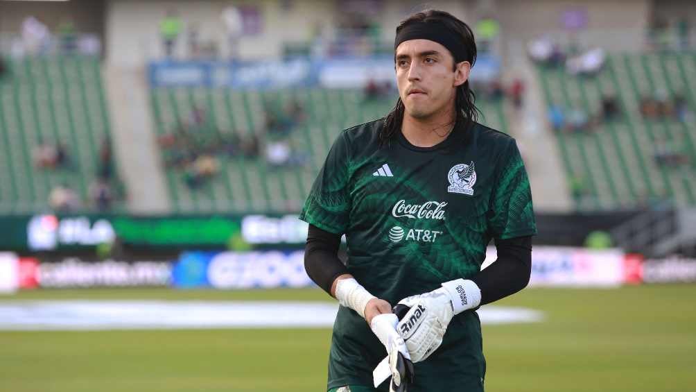 Selección Mexicana: Carlos Acevedo rompe concentración para evaluar su lesión